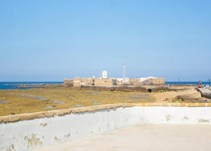 公寓 Three Bedrooms In La Caleta 加的斯