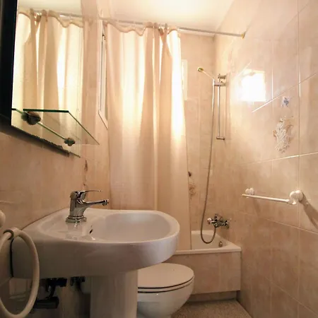 Three Bedrooms In La Caleta * Cádis